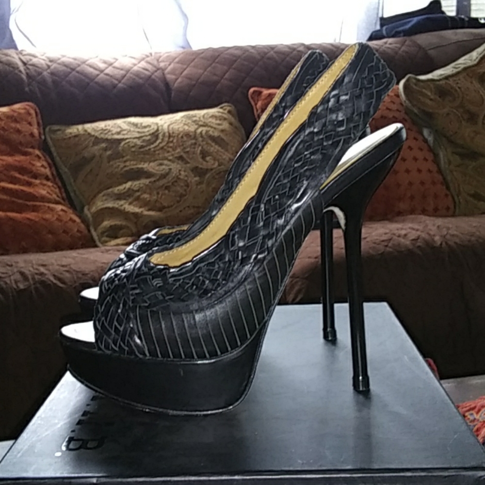 L.A.M.B ✨Keagon stiletto heels with box/dustbag